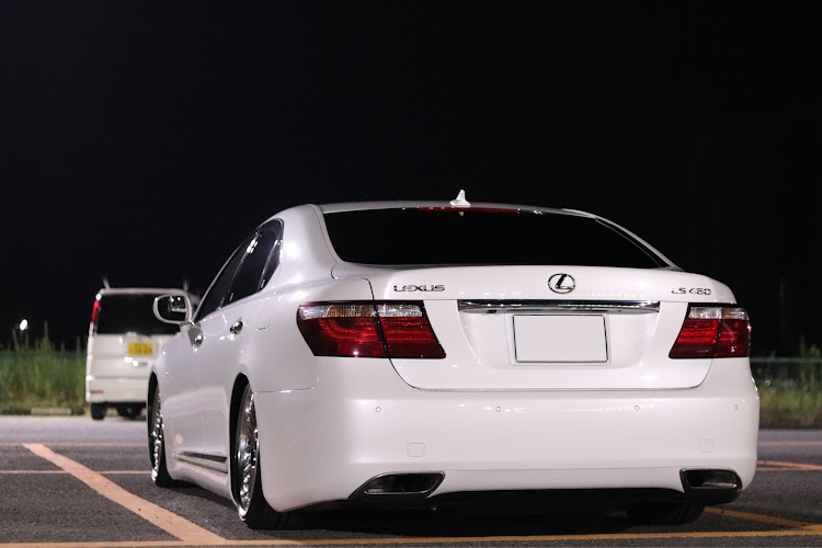 LSのLS460・EMITZに関するカスタム事例の投稿画像2枚目