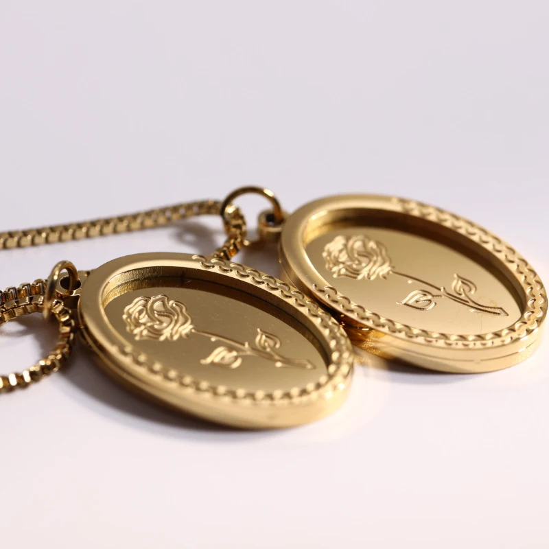 Retro French Oval Rose Double-layer Necklace, a romantic and elegant accessory that enhances your everyday style and spe