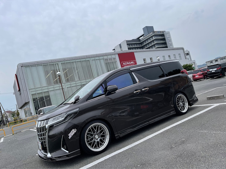 アルファードのアルファード・エムズスピード・グラファイトメタリック・#ゆりやネーション・#ゆりやチャンネルに関するカスタム事例の投稿画像3枚目