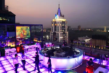 places-no-cover-charge-bangalore_skyye_1