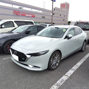 MAZDA3