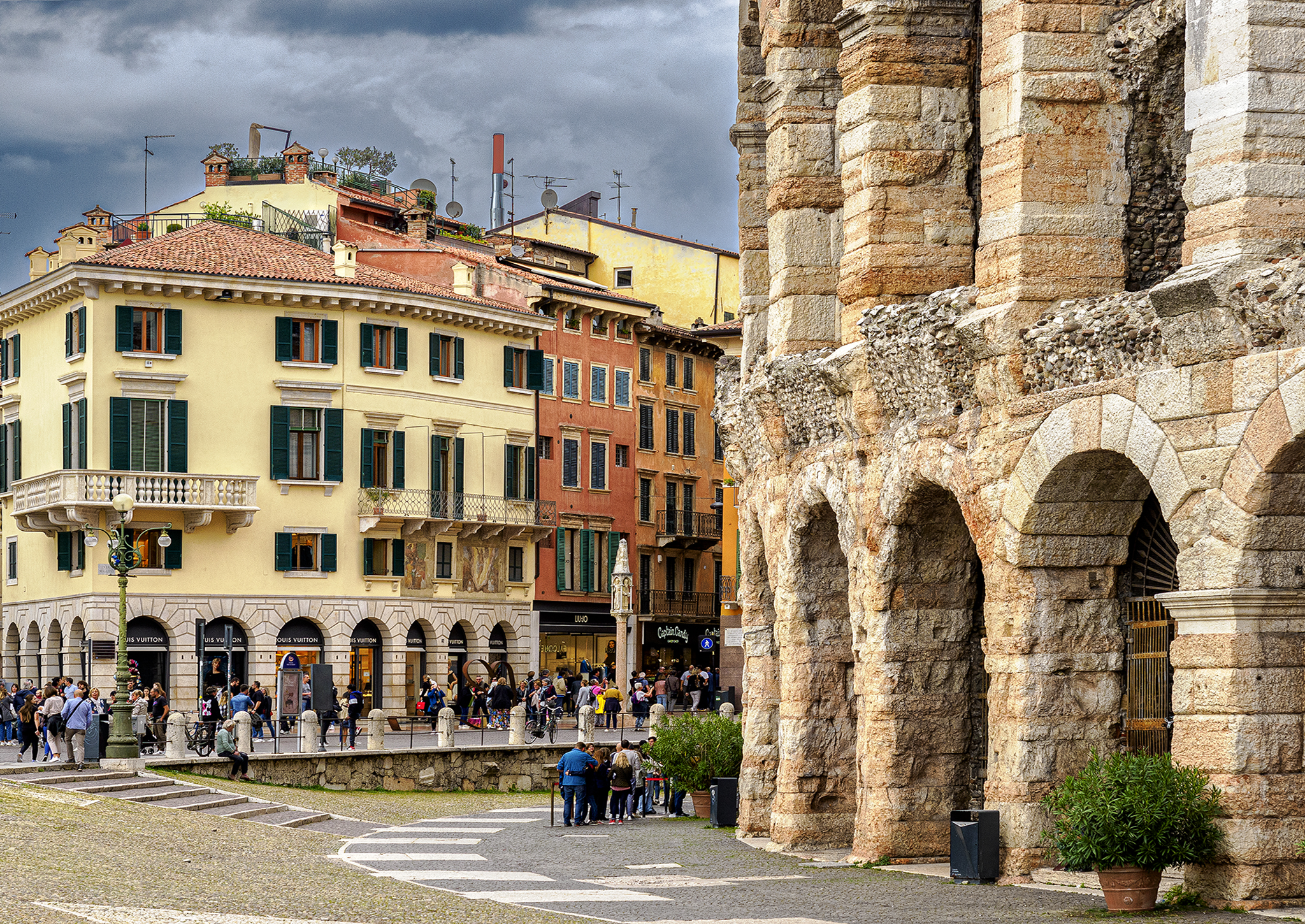 Arena e case di alagnol