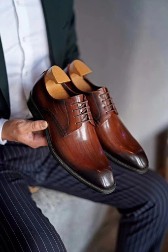 Title 21, Mens Vintage Square Toe Leather Shoes. Classic...