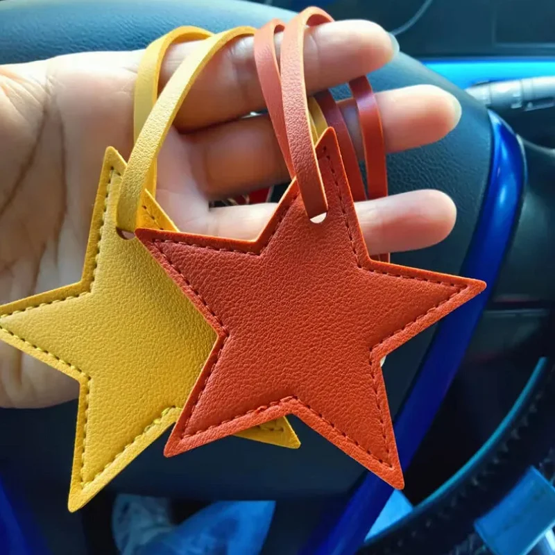 Pingente de chaveiro estrela de cinco pontas de couro Ornamento de bolsa Elegância e personalidade em um acessório Adicione um toque charmoso ao seu dia a dia Leve suas chaves com estilo