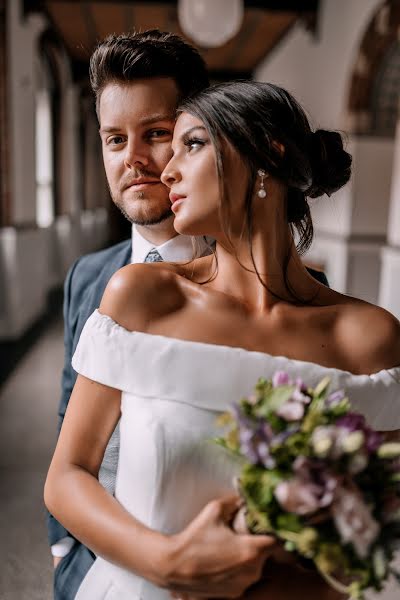 Fotografo di matrimoni Irina Pervushina (london2005). Foto del 22 agosto 2019