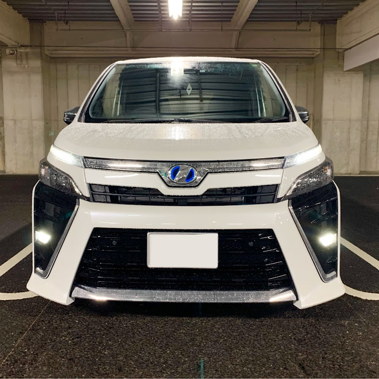 ヴォクシーの80ヴォクシー・ハイブリッド・納車・新車購入・煌Ⅱに関するカスタム事例の投稿画像1枚目