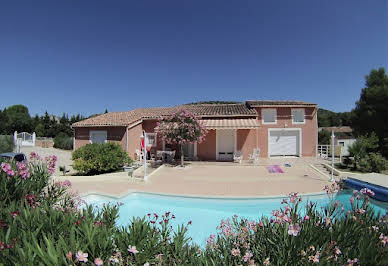 Maison avec piscine et terrasse 3