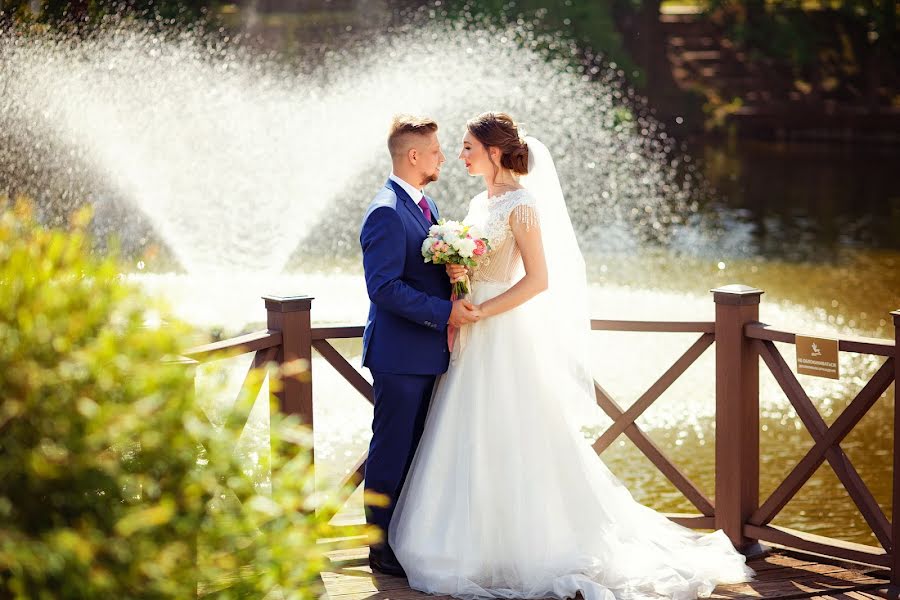 Fotografo di matrimoni Elena Cybina (tsybinaelena). Foto del 4 luglio 2022