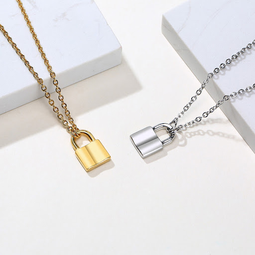 Title 9, Collier pendentif cadenas en acier inoxydable, ...