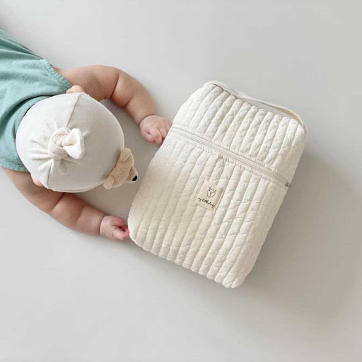 Title 1, Mommys Large Capacity Diaper Storage Bag. Spac...