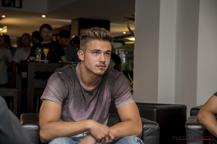 Dendoncker voor het eerst openhartig over transfer: "Ik kies hier niet voor, maar het speelt mee"