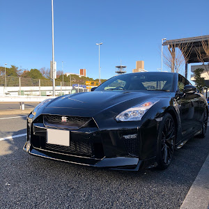 NISSAN GT-R