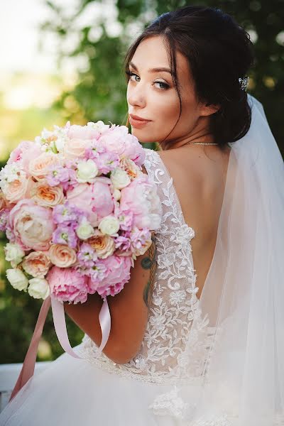 Fotografo di matrimoni Tatyana Tatarin (ozzzi). Foto del 5 ottobre 2019