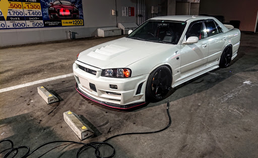 スカイライン Er34のスカイライン R34 Nismo 空気圧チェック 左斜め前写真展に関するカスタム メンテナンスの投稿画像 車 のカスタム情報はcartune