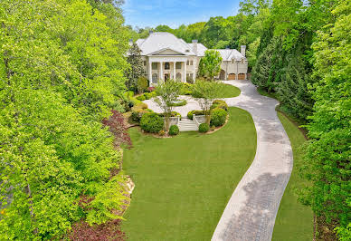 House with pool and garden 12