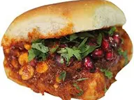 Mumbai King No. 1 Vada Pav photo 2