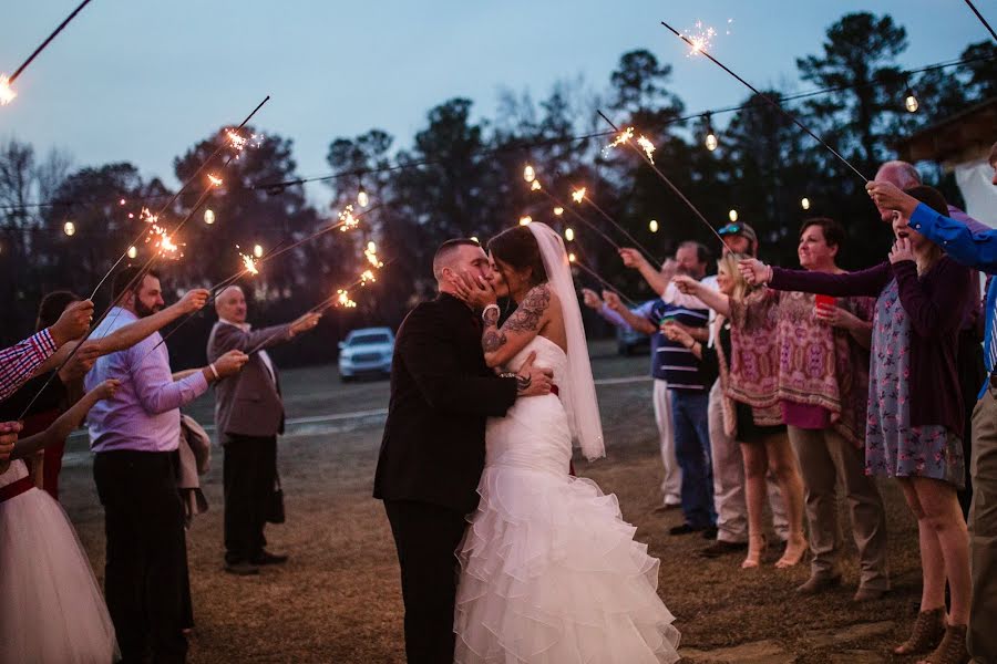 Fotografo di matrimoni Amber (carolinamoments). Foto del 30 dicembre 2019