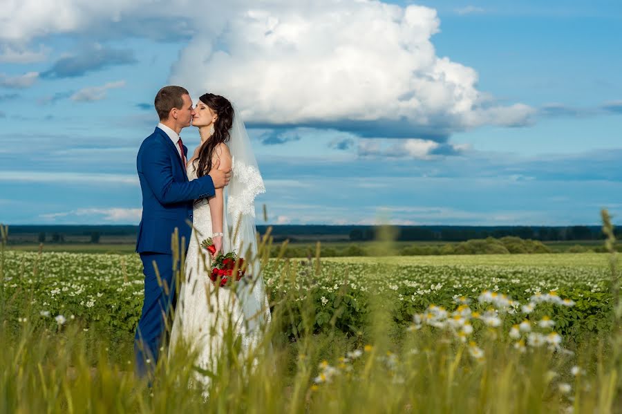 Fotografo di matrimoni Natalya Antonova (nata83). Foto del 7 ottobre 2015