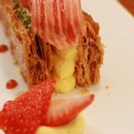 Leslie pâtisserie & bistro 雷斯理