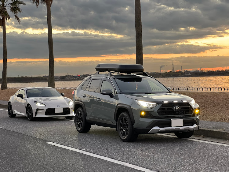 RAV4の86・ZN8・千葉フォルニア・丸の内仲通り・#仲良くしてくださいに関するカスタム事例の投稿画像1枚目