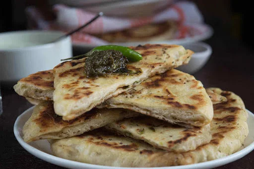 Aloo Pyaaz Kulcha