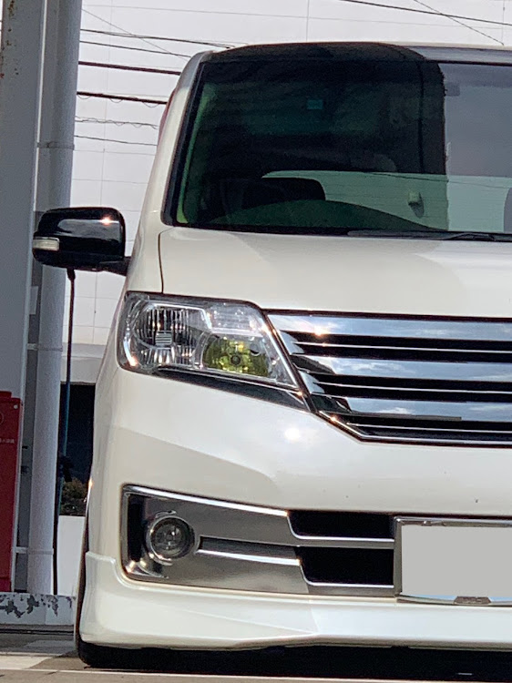 セレナの愛車の半顔が見たい・トイレ貸して・そろそろオイル交換・生脚・生脚はムラムラするらしいに関するカスタム事例の投稿画像5枚目