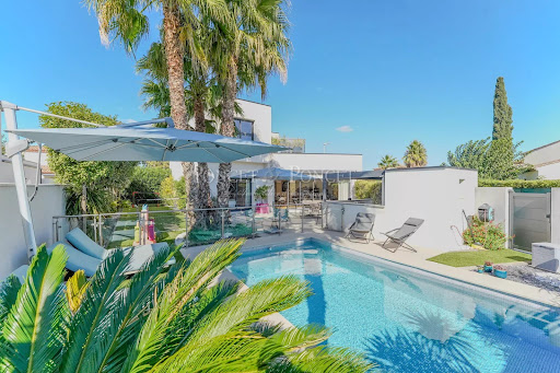 Maison avec piscine 1