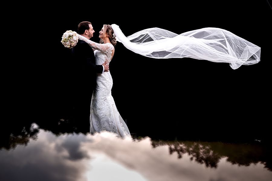 Wedding photographer Cosmin Calispera (cosmincalispera). Photo of 11 June 2023