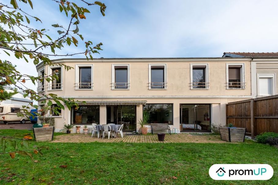 Vente maison 8 pièces 230 m² à Gravigny (27930), 354 000 €