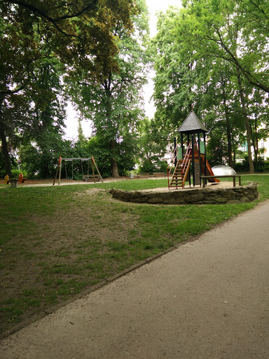 Spielplatz im Park 