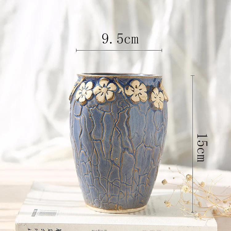 Vaso de flor em cerâmica respirável, ideal para o cultivo de plantas. Promove o crescimento saudável das raízes, com excelente drenagem.