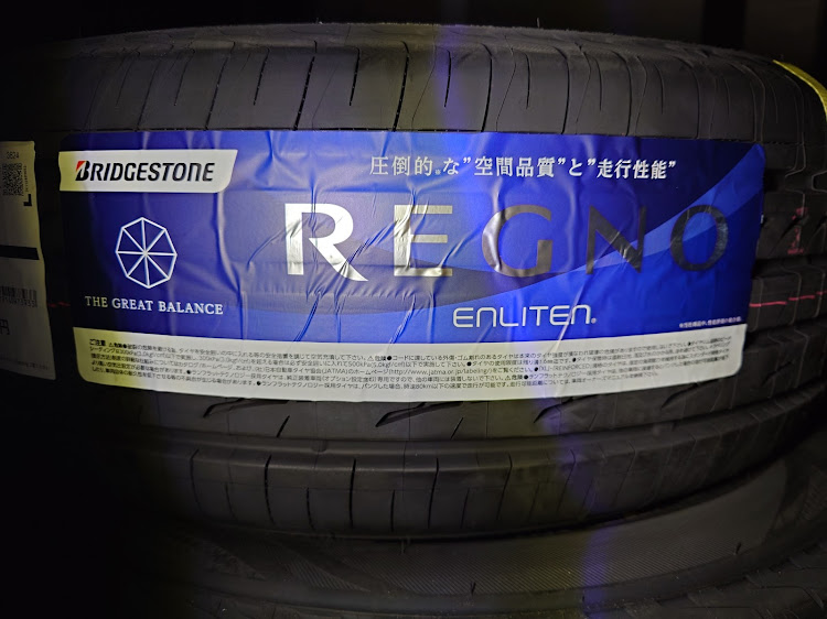 スウィンデさんが投稿したREGNO GR−XⅢ・ブリジストン・タイヤに関するカスタム事例の投稿画像1枚目