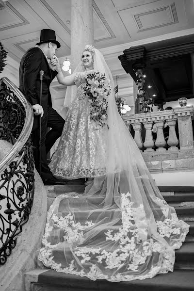 Fotografo di matrimoni Lajos Sziráki Olex (olex). Foto del 12 febbraio 2021