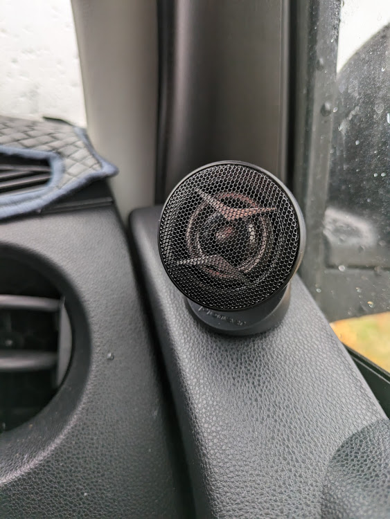 ミラのTOYOオープンカントリーR/T・carrozzeria・サテライトスピーカー・サブウーファー・フロントスピーカーに関するカスタム事例の投稿画像5枚目