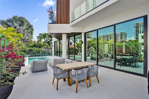 House with pool 5