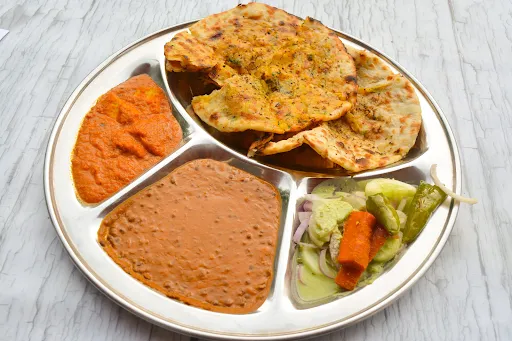 Aloo Chur Chur Naan Thali