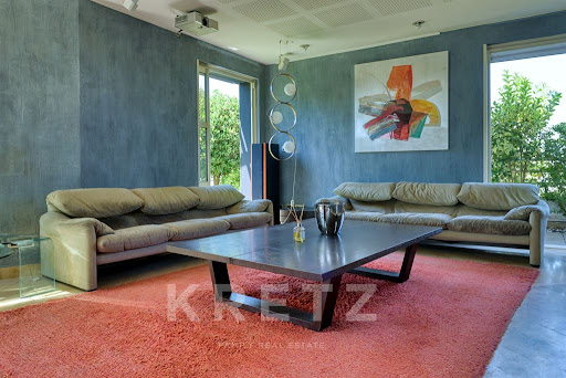 Apartment with terrace and pool 5