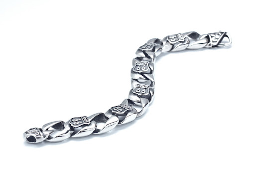 Title 11, Bracelet en acier en titane de route 66