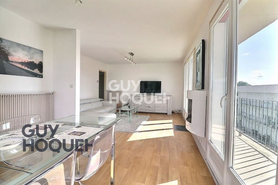 Location  appartement 2 pièces 65 m² à Bernay (27300), 830 €