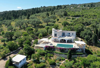 Villa with garden 1