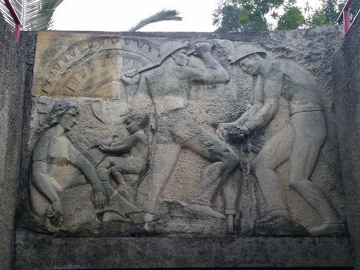 Mural Alto Relieve Mineros Cathedral De Sal Zipaquurá