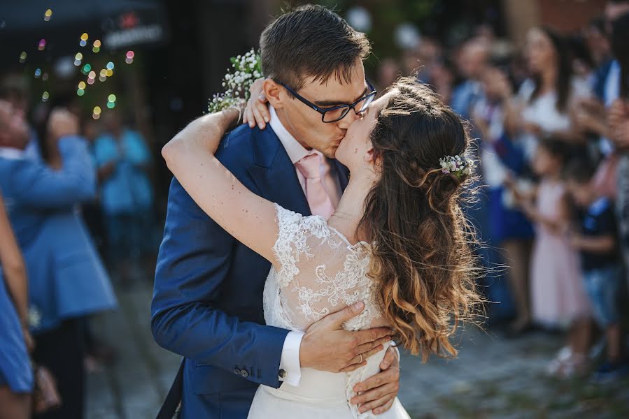 Bryllupsfotograf Gergely Várnai (happymomets). Bilde av 18 april 2021