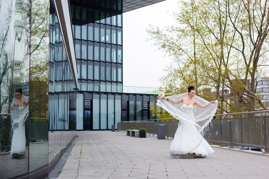 Fotógrafo de casamento Sergey Poluyanko (podsnezhnik). Foto de 15 de julho 2015