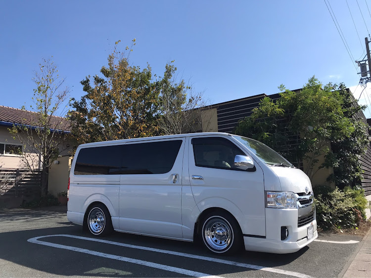 ハイエースバンのマッドガード・泥除け・垂れゴム・ハイエース好きな人と繋がりたい・秋サム2020に関するカスタム事例の投稿画像2枚目