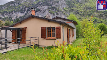 maison à Tarascon-sur-ariege (09)