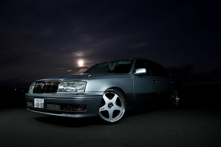 クラウンロイヤルの15クラウン・jzs155・シルバーツートン・ケーニッヒ・クラウンに関するカスタム事例の投稿画像2枚目