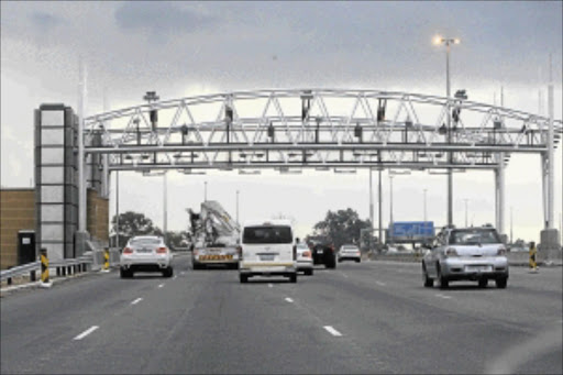 Toll gantry