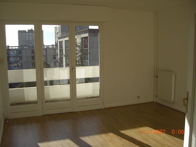 Location  appartement 3 pièces 65 m² à Nimes (30000), 595 €