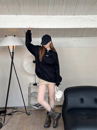 Title 3, Womens Sweater High Street Fashion. Stylish de...