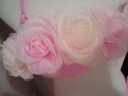 Title 2, Dames handgestikt bloemen snoep bikini badpak. ...